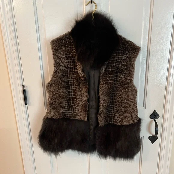 Lamb Vest with Fox Stand Collar and Bottom - Picture 2 of 10